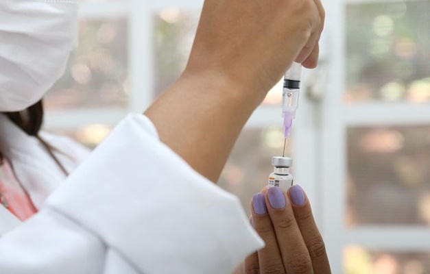 Vacina contra a dengue do Butantan alcança 79,6% de eficácia em testes