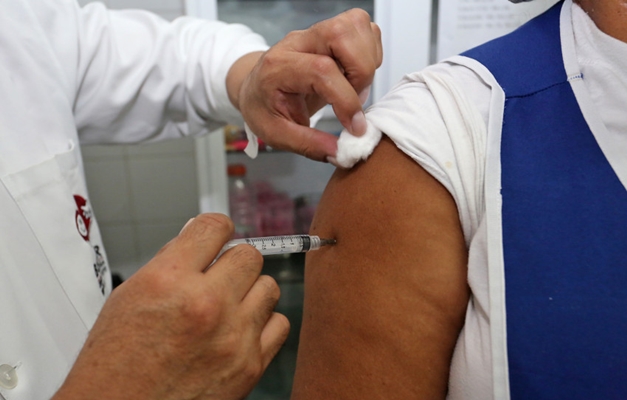 Vacina contra dengue é vendida a partir de R$ 280 em Goiânia 