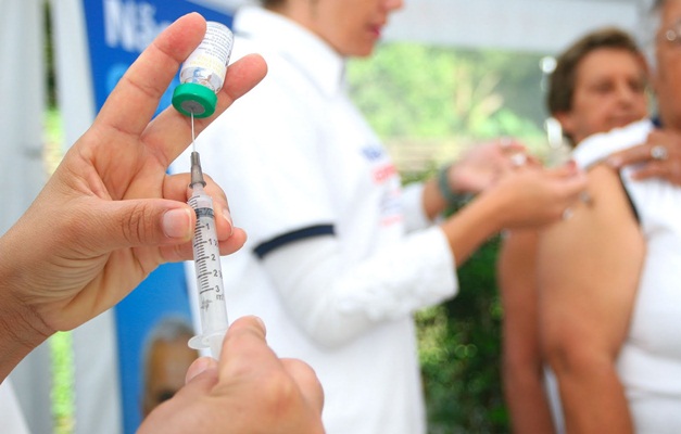 Vacinação contra H1N1 é retomada em Goiânia para grupos de risco