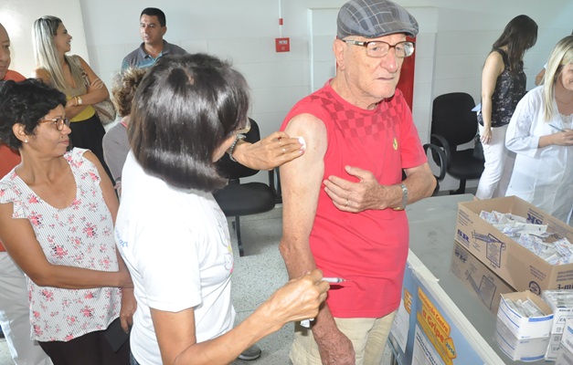Vacinação contra H1N1 será retomada na próxima segunda-feira em Goiânia