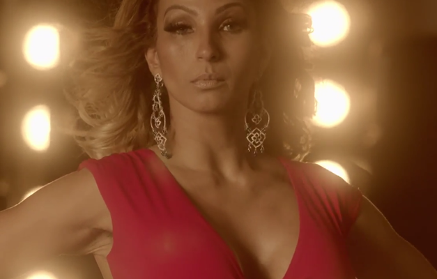 Valesca Popozuda faz a alegria de borracheiros em novo clipe