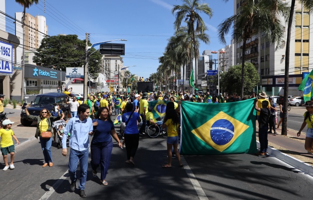 Veja imagens da manifestação pró-Bolsonaro em Goiânia