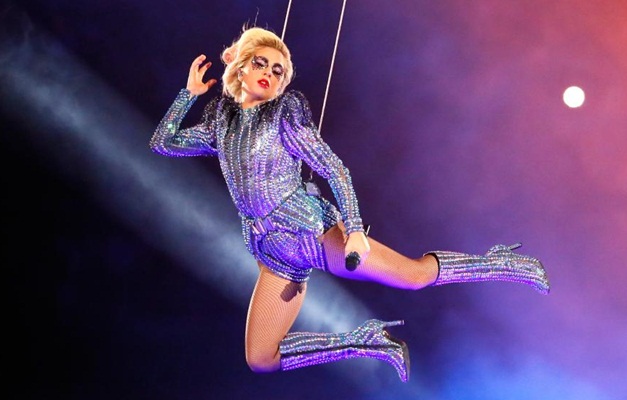 Veja o vídeo completo da apresentação de Lady Gaga no Super Bowl