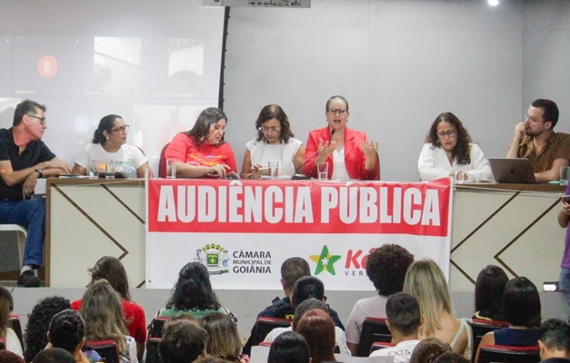 Vereadora Kátia condena possível fechamento de escolas do EJA em Goiânia