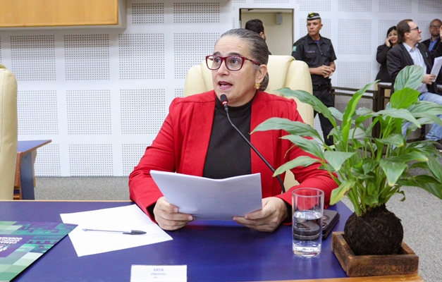 Vereadora Kátia Maria critica terceirizações na prefeitura de Goiânia