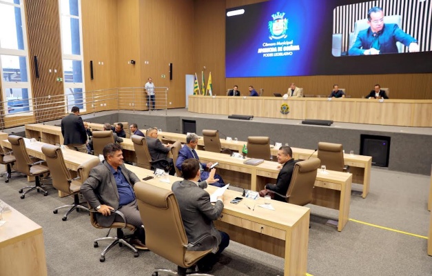 Vereadores de Aparecida aprovam novo piso salarial da Educação
