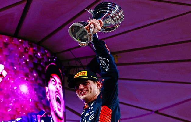 Verstappen vence último GP da Fórmula 1 e Mercedes supera Ferrari no Mundial de Construtores