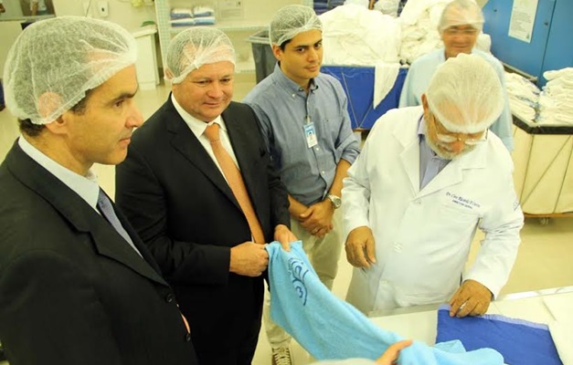 Vice-governador do Maranhão visita Hospital de Urgências de Goiânia