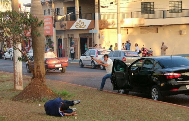 Vídeo mostra momento do tiroteio que matou José Gomes em Itumbiara (GO)
