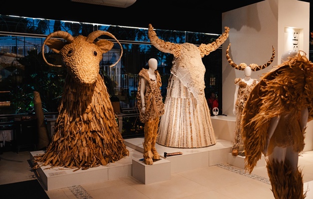 Vila Cultural Cora Coralina recebe mostra que une moda e artes visuais
