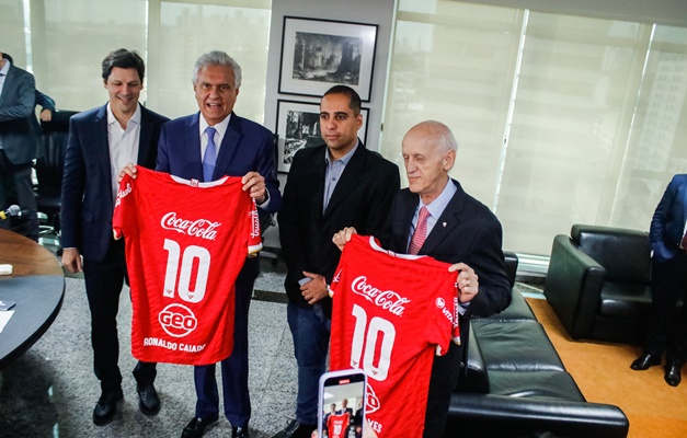Vila Nova acerta patrocínio com Grupo José Alves