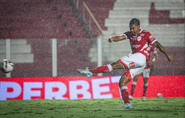 Vila Nova e Avaí empatam em Goiânia 