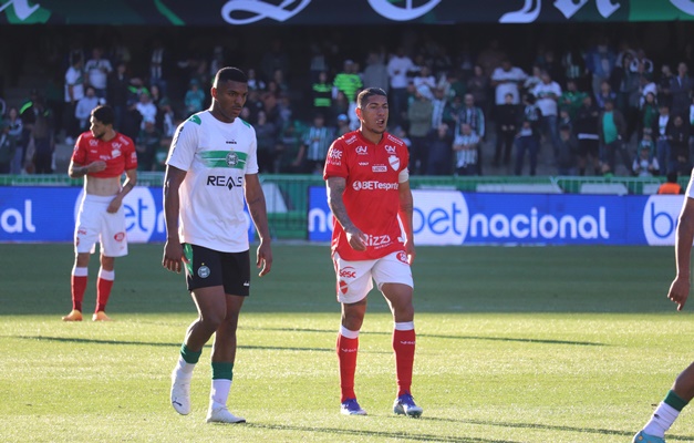 Vila Nova e Coritiba empatam no Couto Pereira