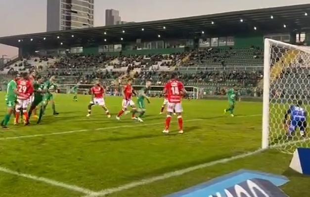 Vila Nova empata com a Chapecoense por 1 a 1 em Santa Catarina