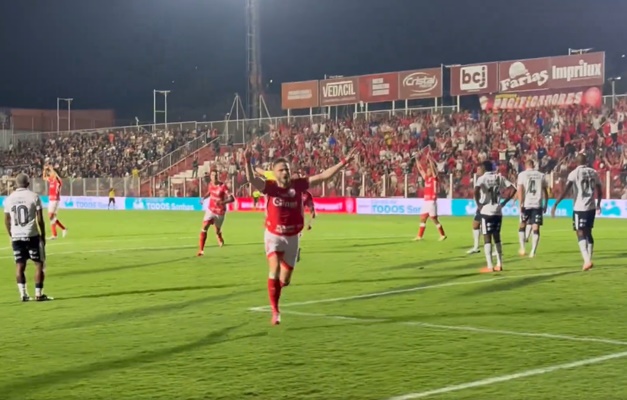 Vila Nova marca gol contra no final e empata em 1 a 1 com o Remo