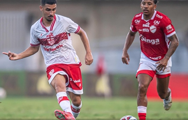 Vila Nova perde para CRB de 2 a 0 no Estádio Rei Pelé em Maceió