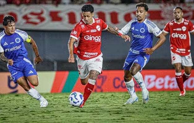 Vila Nova perde para o Cruzeiro e é eliminado da Copa do Brasil