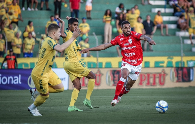 Vila Nova toma gol nos acréscimos e perde para o Mirassol por 1 a 0