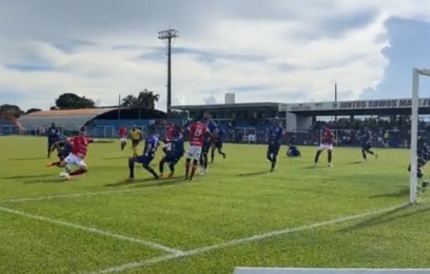 Vila Nova vence o Goianésia por 2 a 0 no Estádio Valdeir José de Oliveira