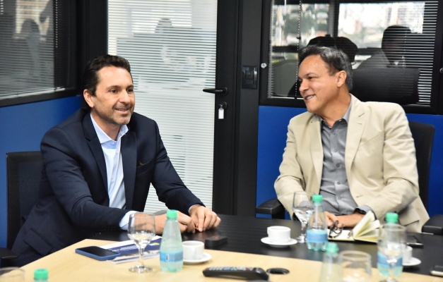 Vilela busca investimentos para melhorar rede elétrica de Aparecida
