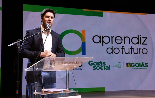 Vilela destaca amplitude do programa que vai atender 10 mil jovens goianos