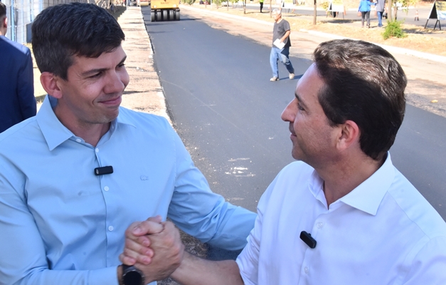 Vilela e Pedro Sales vistoriam obras de recapeamento em Aparecida