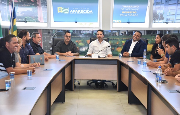 Vilela reforça promessa de levar asfalto ao Buriti Sereno em Aparecida 