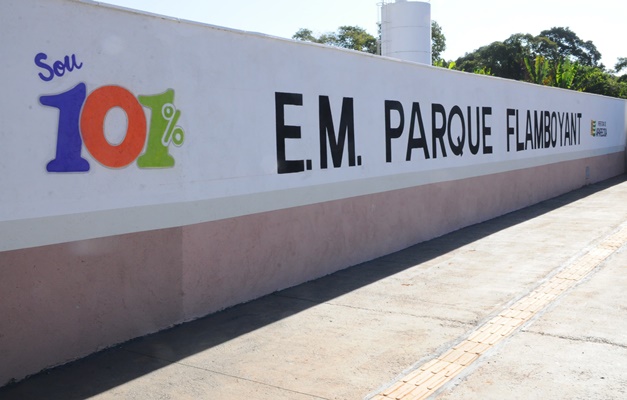Vilmar Mariano entrega reforma da Escola Municipal Parque Flamboyant