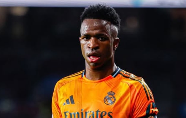Vini Jr. machuca tornozelo, pode desfalcar convocação de Ancelotti e preocupa Real para Mundial