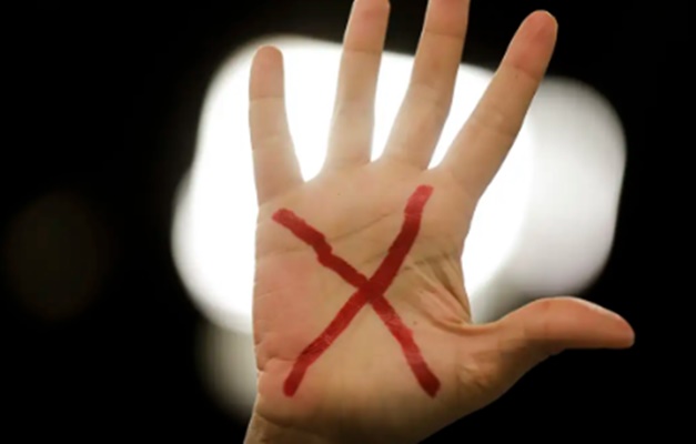 Violência digital contra mulheres atinge níveis alarmantes