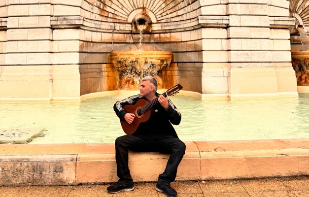 Violinista Julio Lemos se apresenta na cidade de Goiás