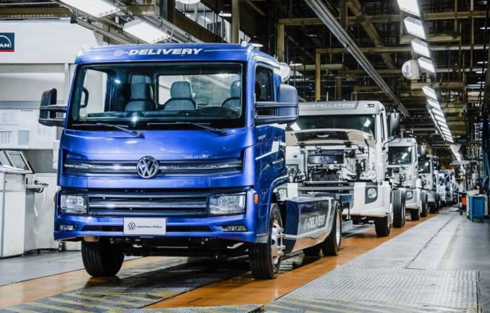 Volkswagen inicia produção de caminhão elétrico para entregas