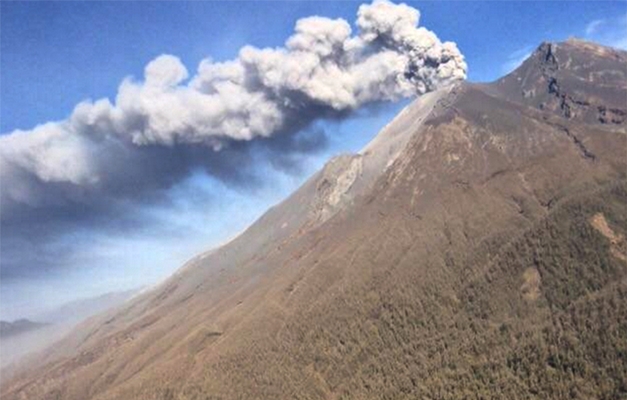 Vulcão Calbuco volta a entrar em erupção no Chile