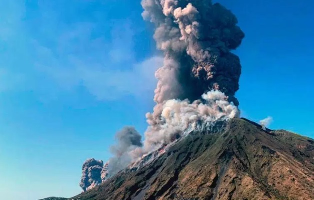 Vulcão Stromboli entra em erupção, mata italiano e deixa brasileiro ferido