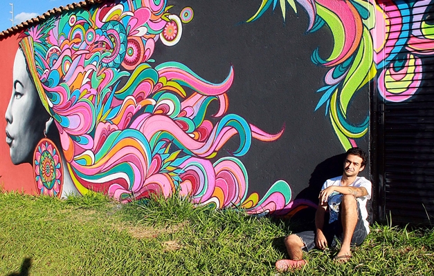 Artista plástico revitaliza muros de praça no Setor Sul