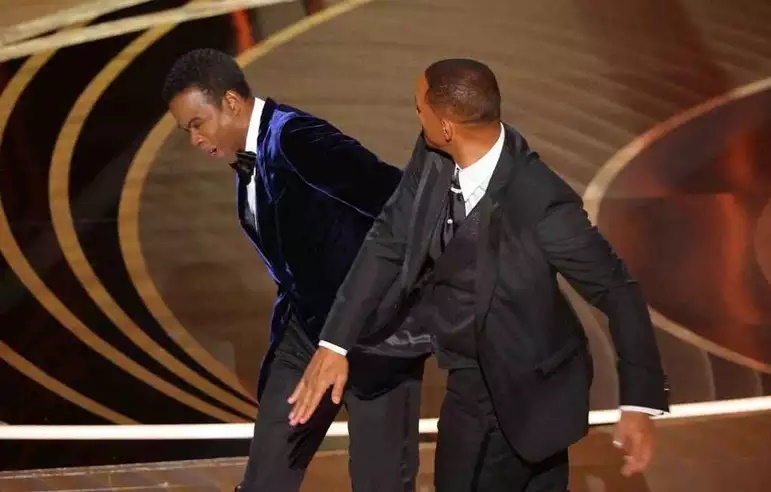 Will Smith agride Chris Rock após piada com Jada Pinkett-Smith na cerimônia do Oscar