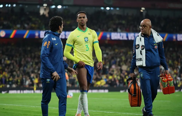 Zagueiro Gabriel Magalhães é cortado da seleção brasileira