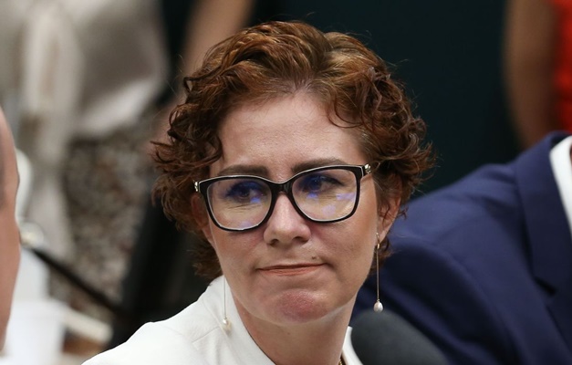 Zambelli desafia hacker que a denunciou à CPMI: 'Usa e abusa de fantasias'