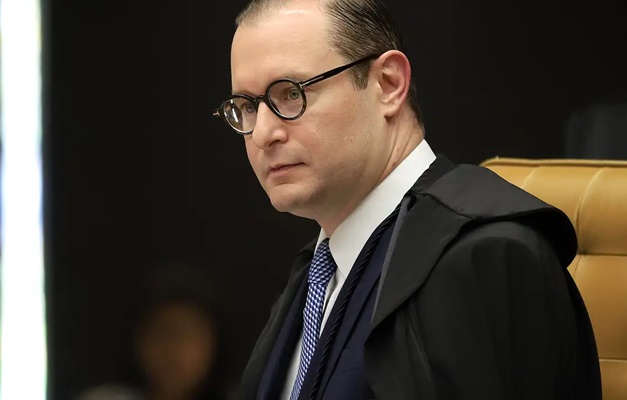 Zanin vota para responsabilizar big techs por conteúdos de usuários