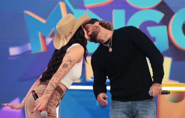 Zé Felipe e Ana Castela trocam beijo em programa de TV