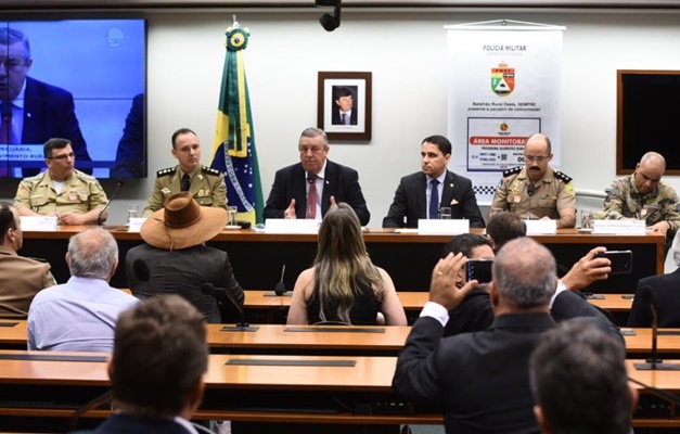 Zé Mário promove em Brasília debate sobre criminalidade e segurança no campo