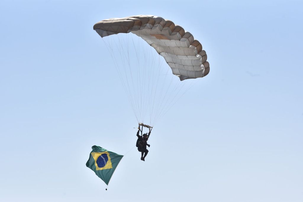 Solenidade de Passagem do Comando de Operações Especiais (GO)  #AoVivo: O  Presidente Jair Bolsonaro participa, em Goiânia (GO), da Solenidade de  Passagem do Comando de Operações Especiais. O General de Brigada